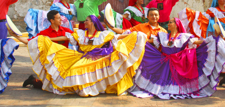 Tradiciones salvadoreñas en la vida diaria de las personas-1